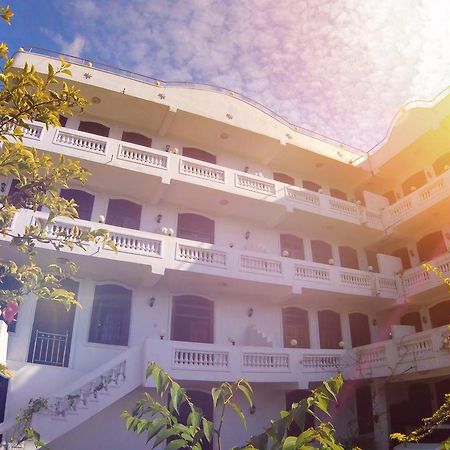 Ferienwohnung Dew Grand Regency Bataduwa Exterior foto