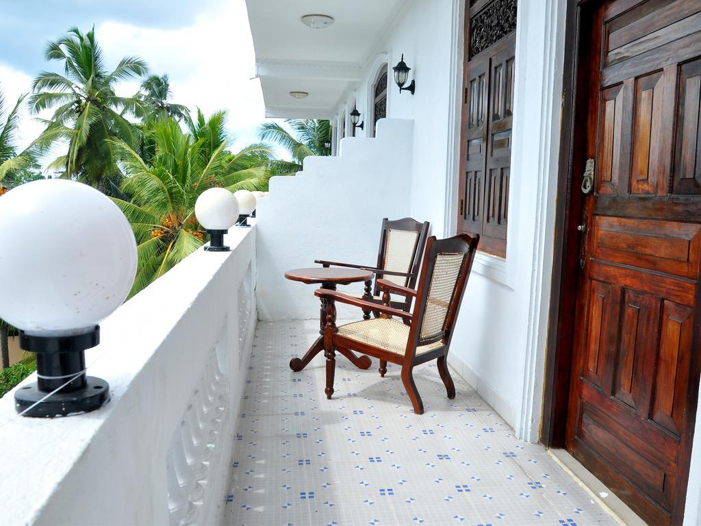 Ferienwohnung Dew Grand Regency Bataduwa Exterior foto