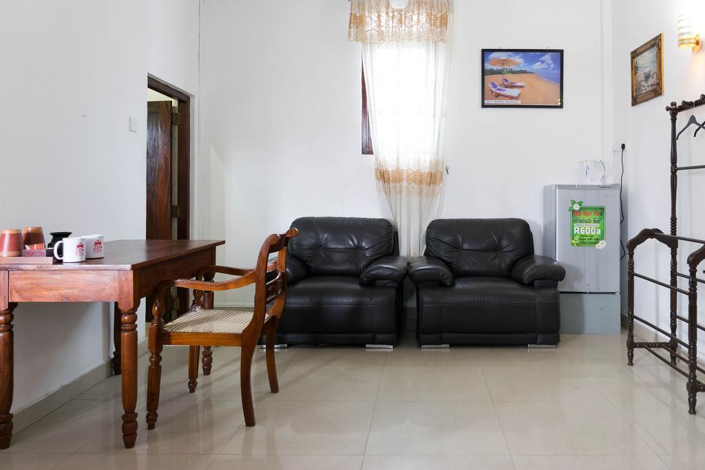 Ferienwohnung Dew Grand Regency Bataduwa Exterior foto