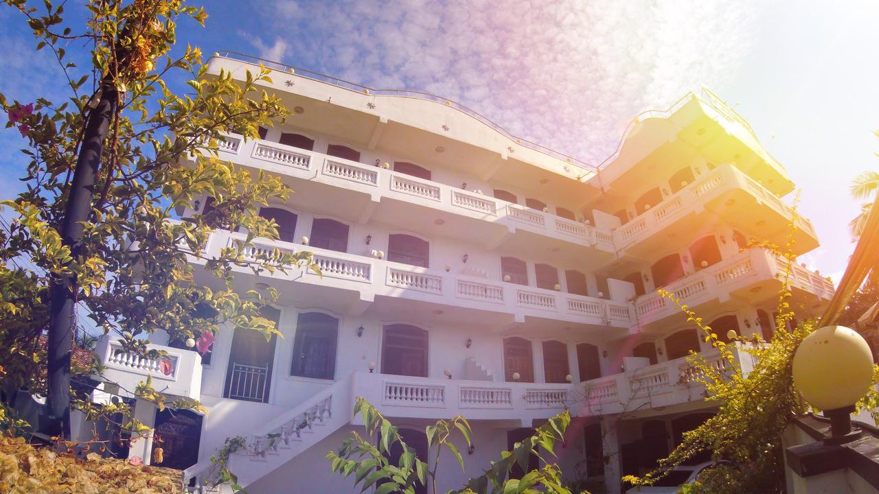Ferienwohnung Dew Grand Regency Bataduwa Exterior foto