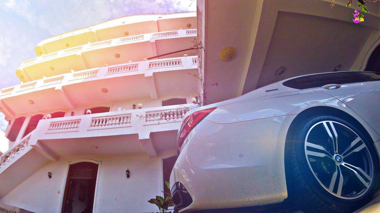 Ferienwohnung Dew Grand Regency Bataduwa Exterior foto
