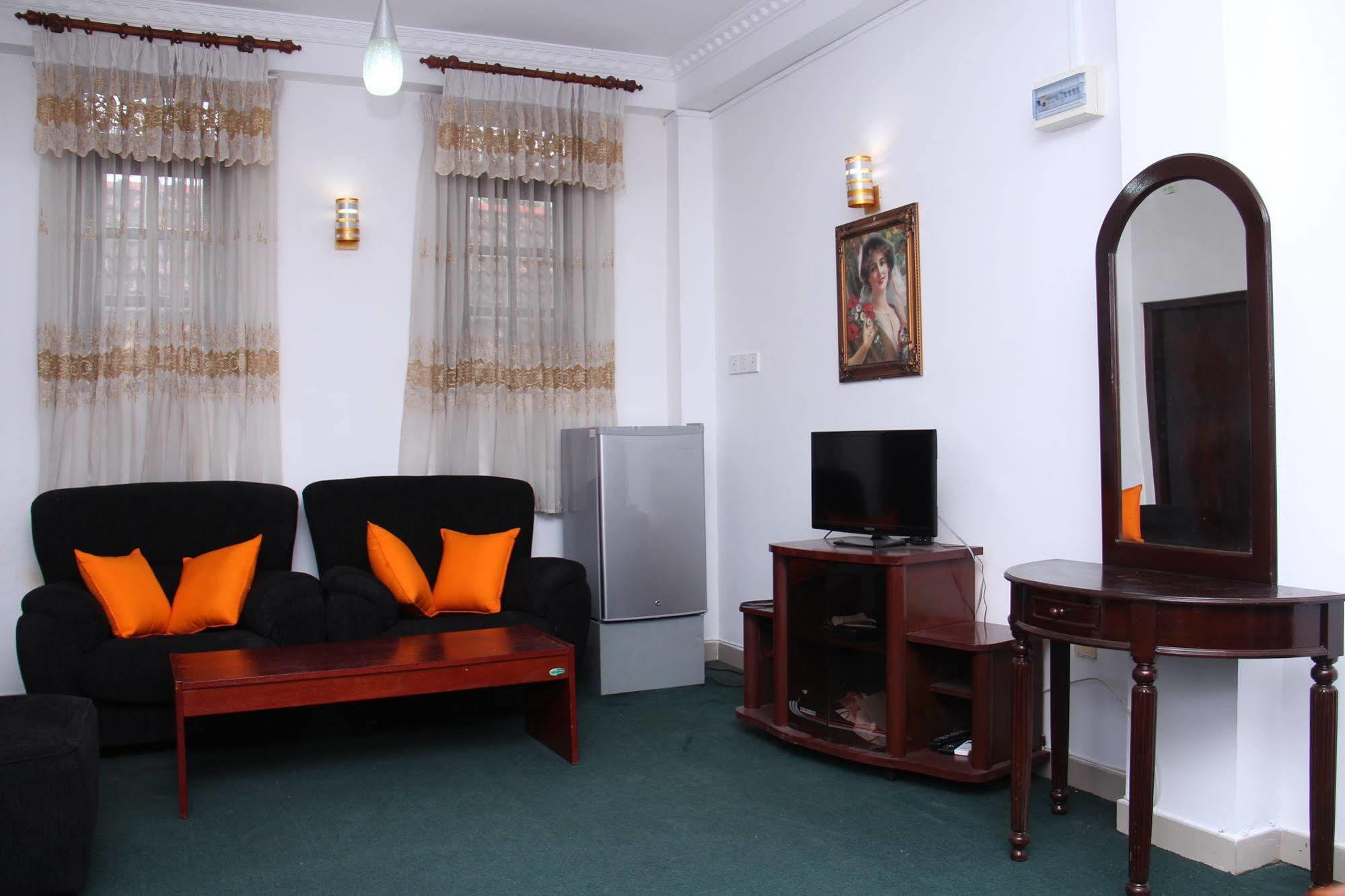 Ferienwohnung Dew Grand Regency Bataduwa Exterior foto
