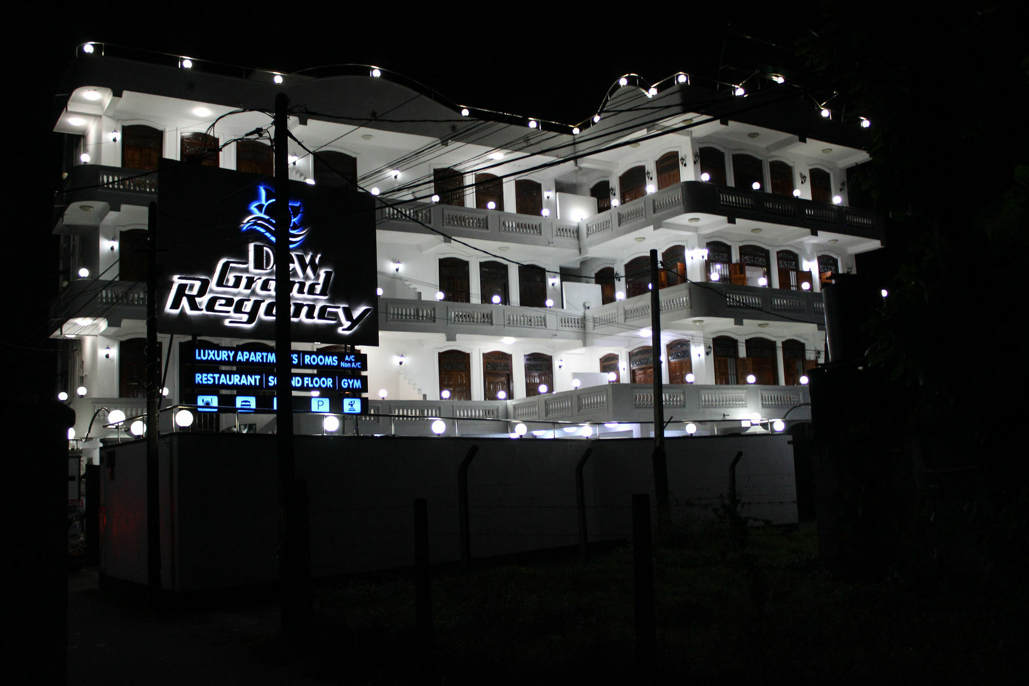 Ferienwohnung Dew Grand Regency Bataduwa Exterior foto