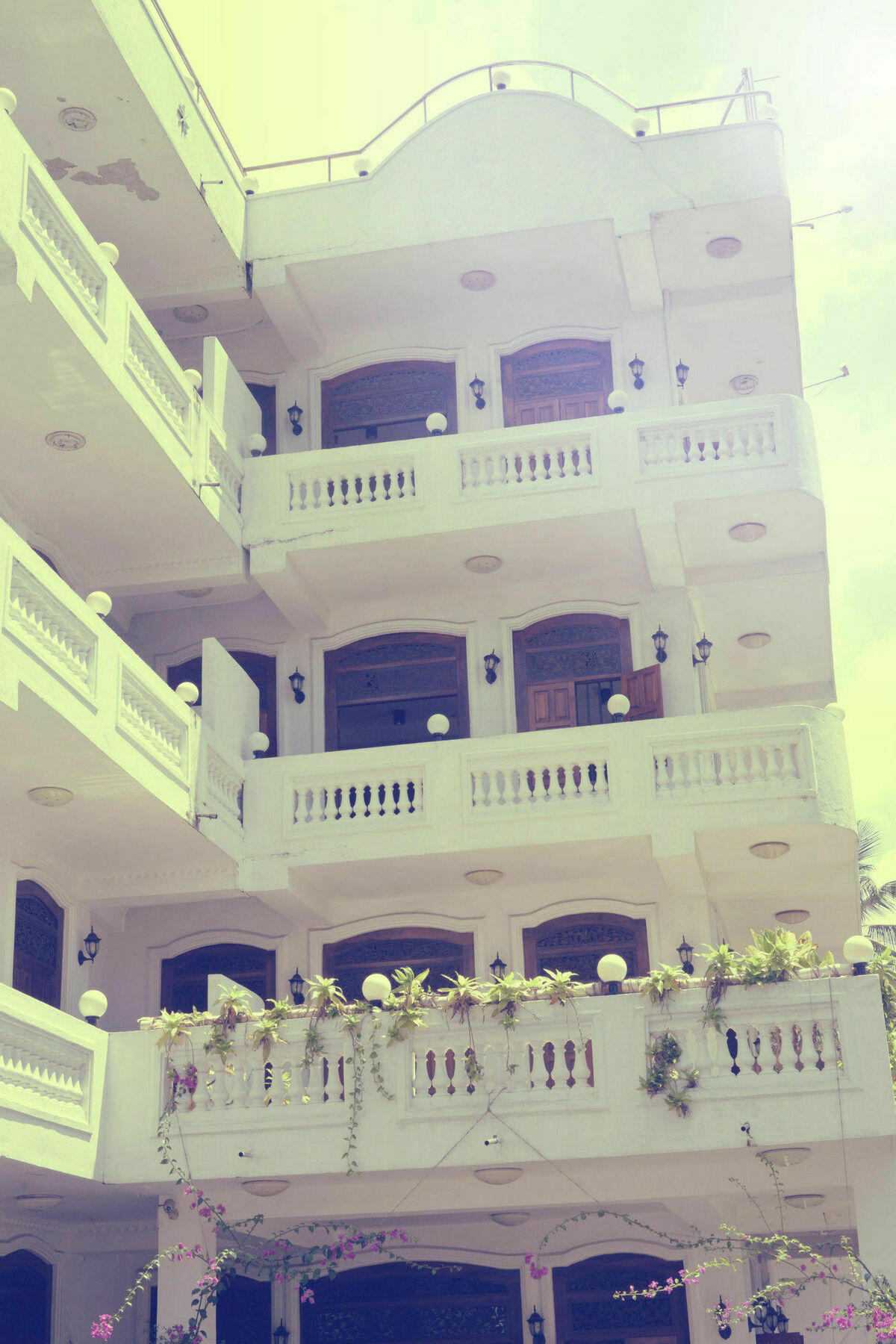 Ferienwohnung Dew Grand Regency Bataduwa Exterior foto