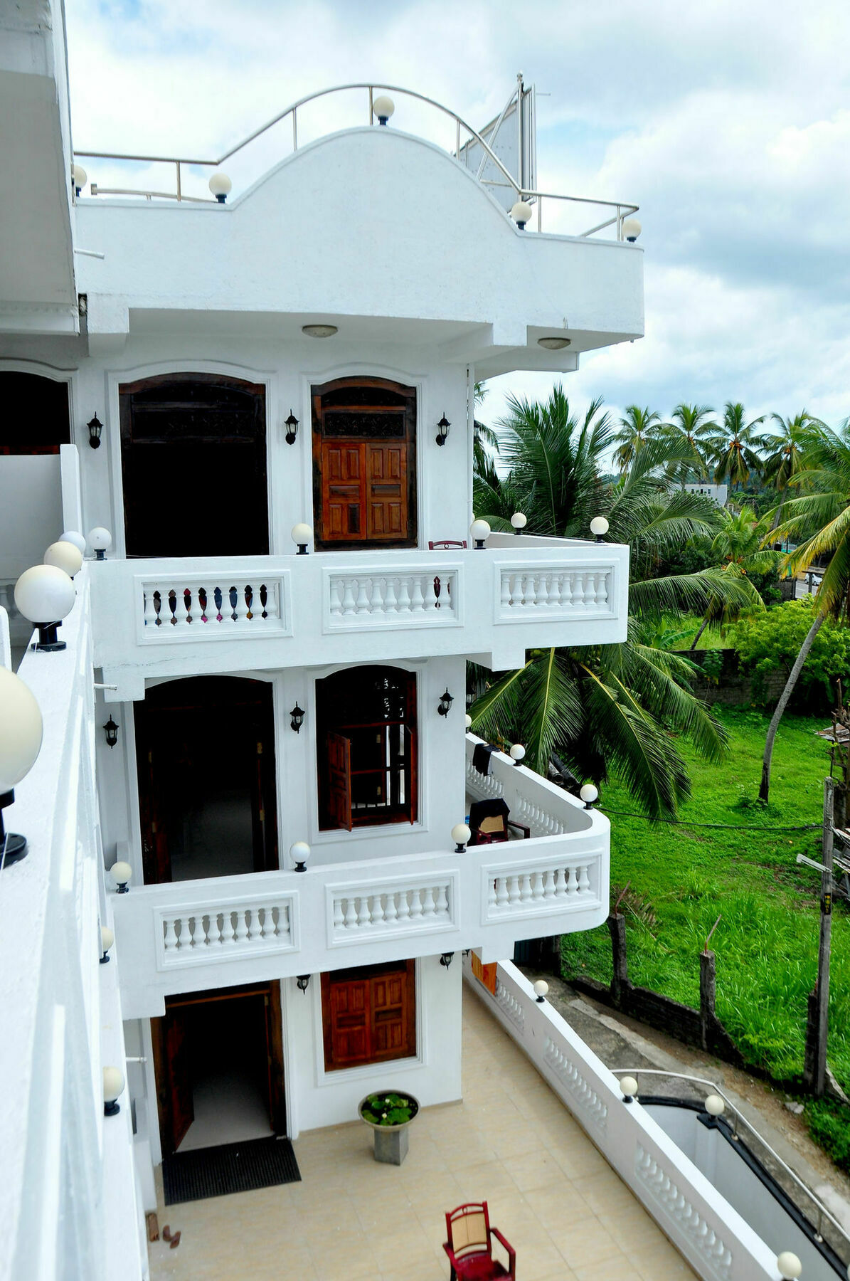 Ferienwohnung Dew Grand Regency Bataduwa Exterior foto